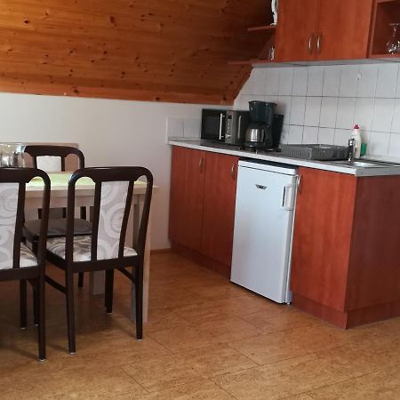 Apartman Mercedesz I. ซาลาคาโรส ภายนอก รูปภาพ