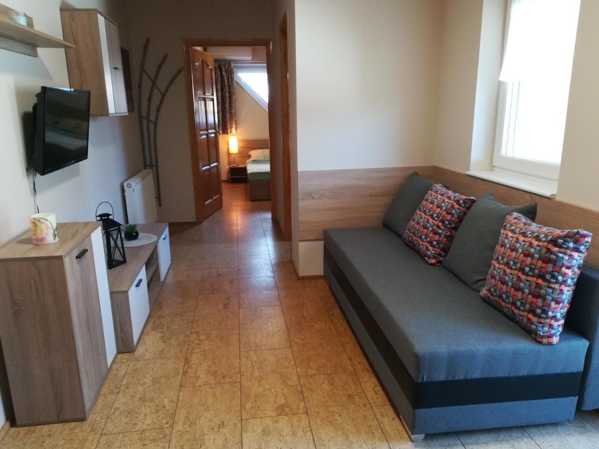Apartman Mercedesz I. ซาลาคาโรส ภายนอก รูปภาพ