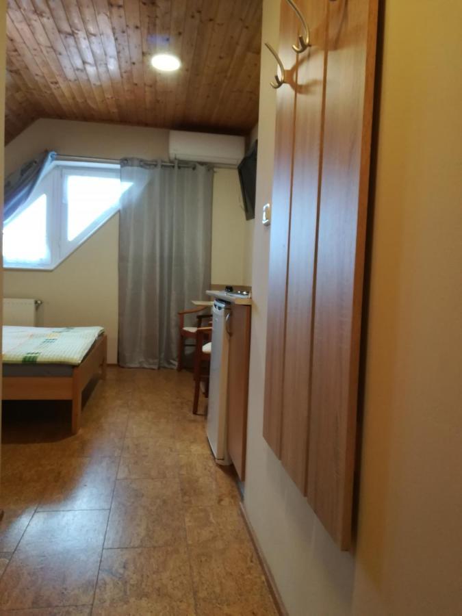 Apartman Mercedesz I. ซาลาคาโรส ภายนอก รูปภาพ